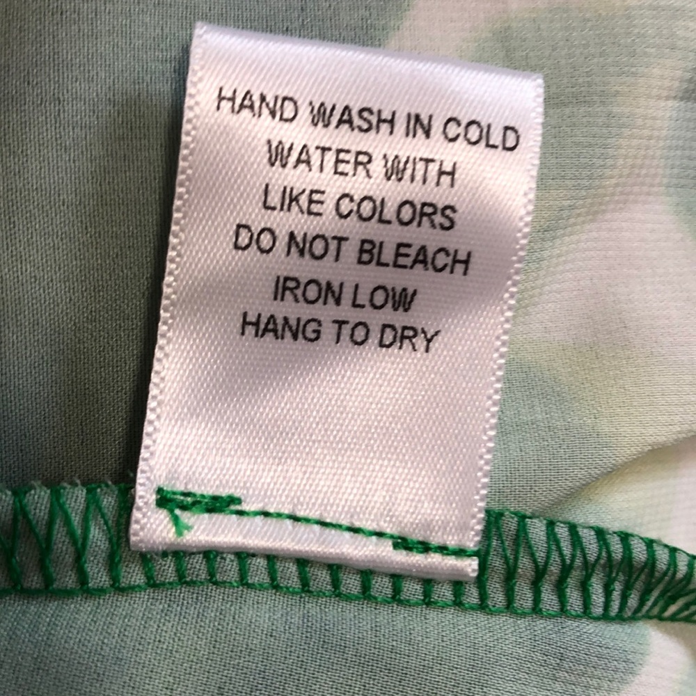 Luxxel NWT S Green & White Wrap Dress with Ruffles - Picture 8 of 8